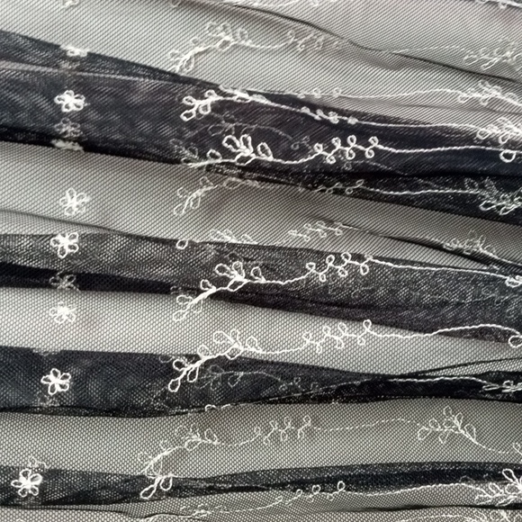 New New York & Company mesh party skirt medium or large - Picture 3 of 4